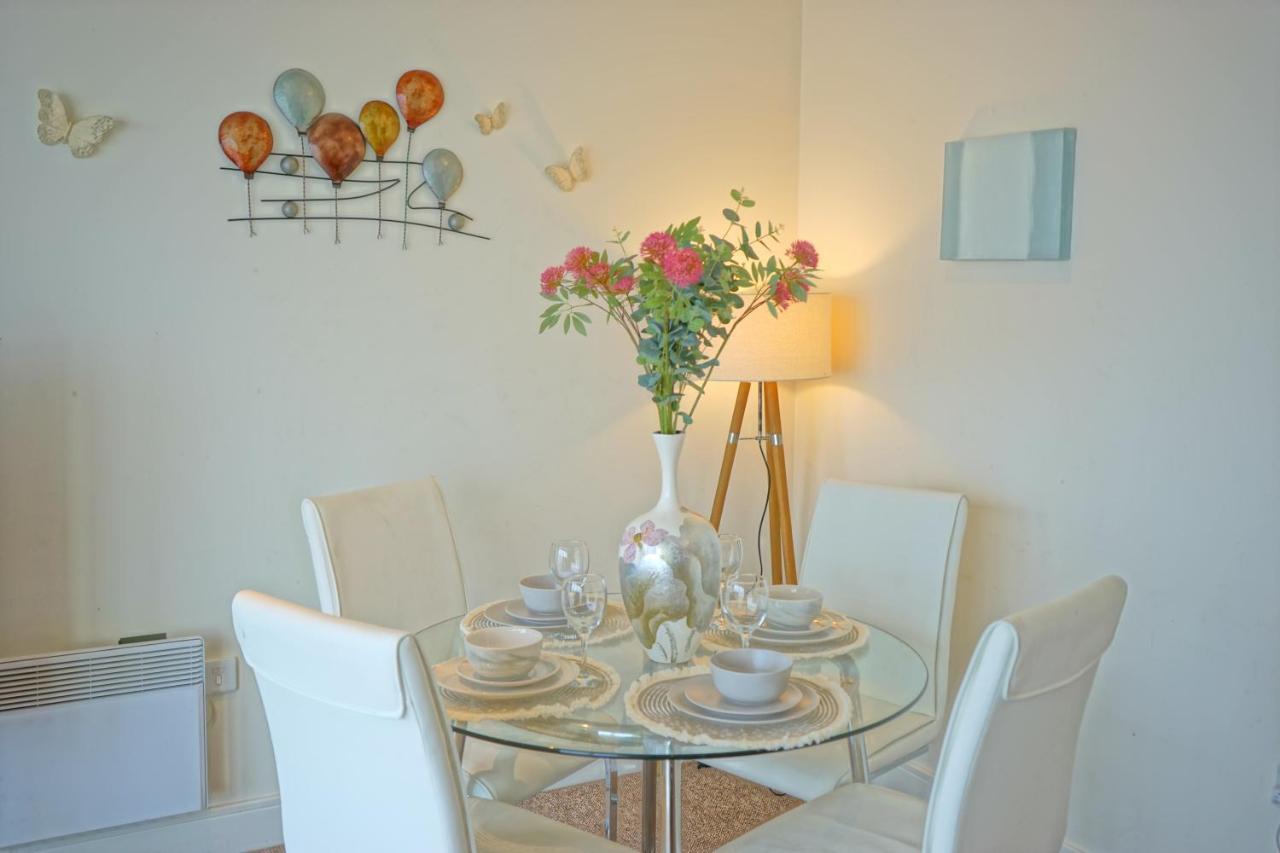 Beach On The Doorstep Meridian Tower Marina Swansea Apartment Екстериор снимка
